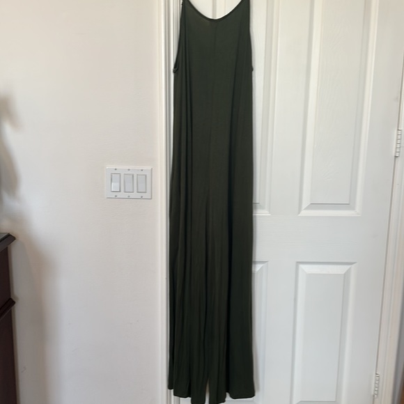 Fantastic Fawn wide-leg olive-green jumpsuit. New with tags. Medium. - Picture 2 of 2